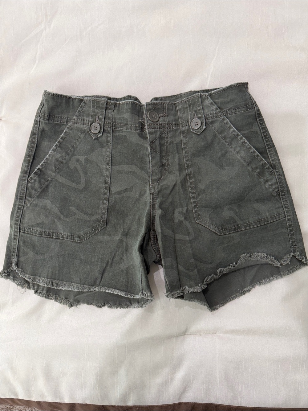 Casual Olive Camo Frayed Hem Women's Jean Shorts
